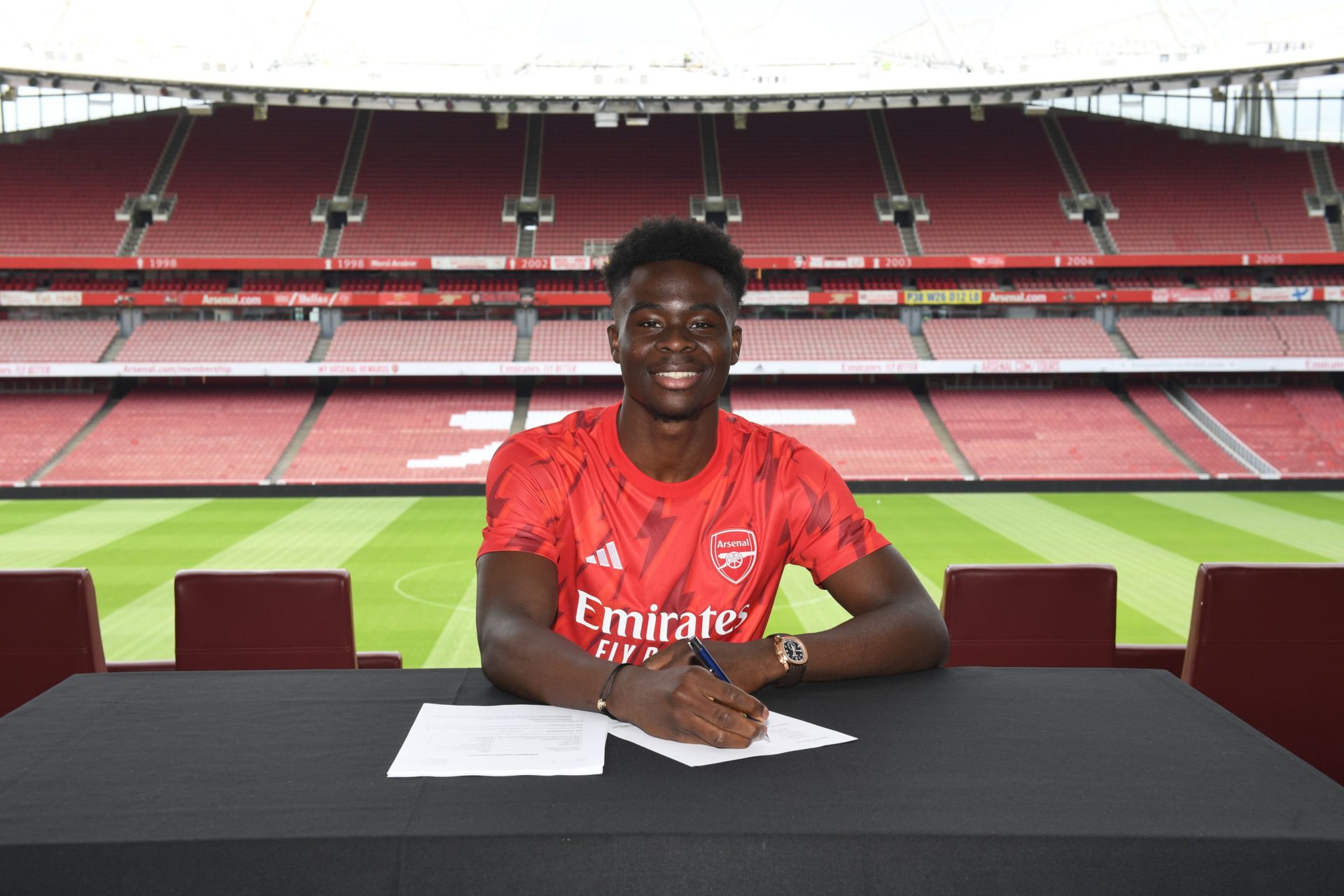 Bukayo Saka Has Something 'exciting' To Tell Arsenal Fans After Signing ...