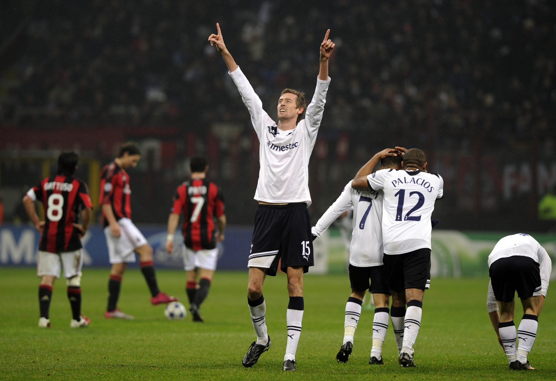 Tottenham Hotspurs' Peter Crouchcelebrat