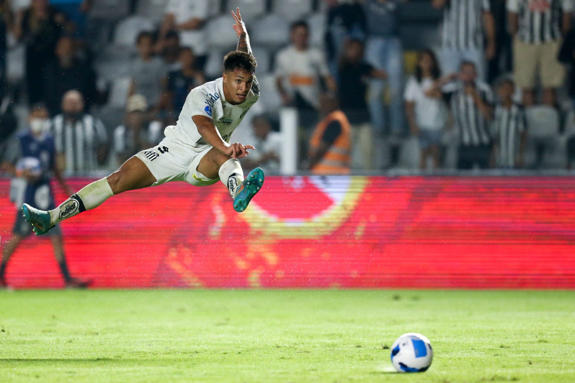 TOPSHOT-FBL-SUDAMERICANA-SANTOS-TACHIRA