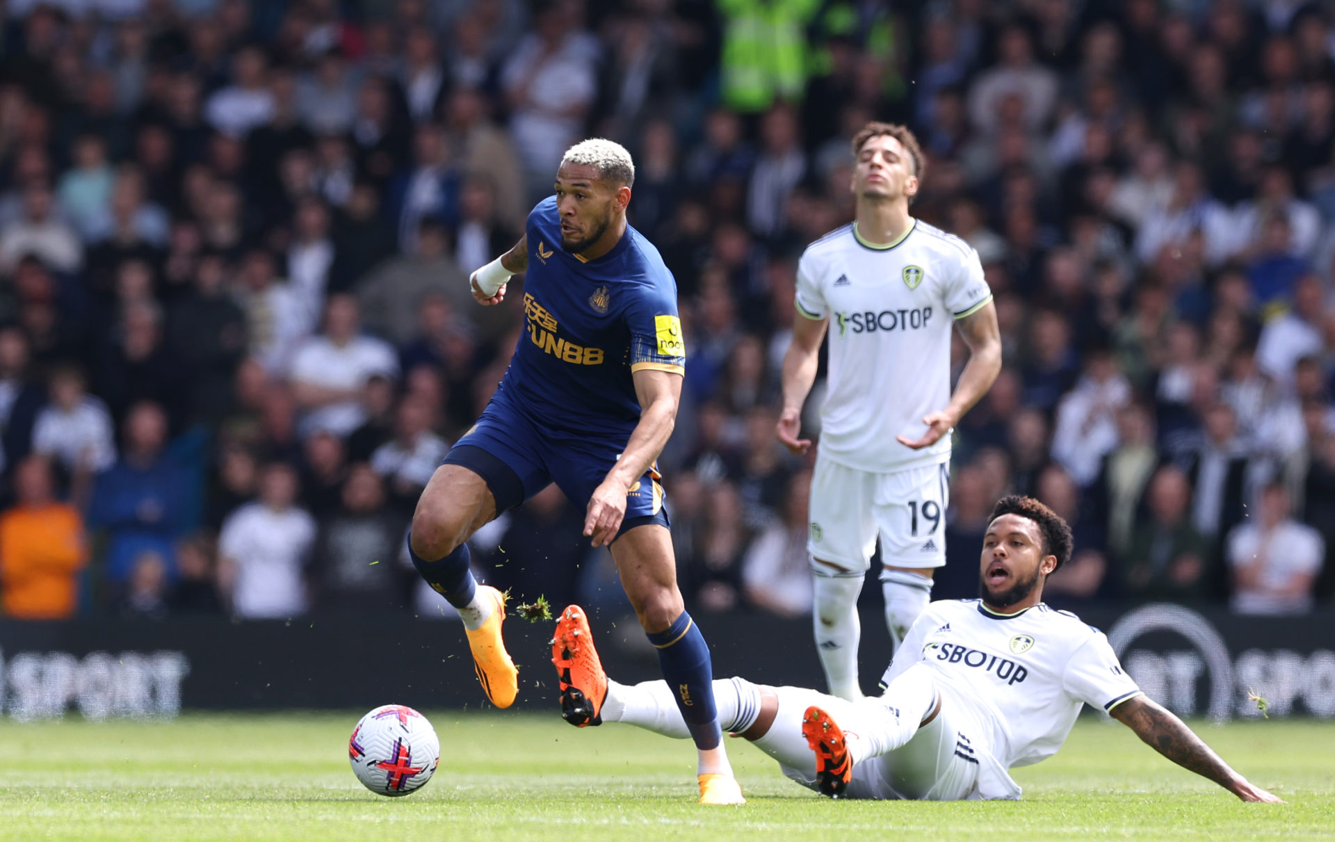 Leeds United v Newcastle United - Premier League