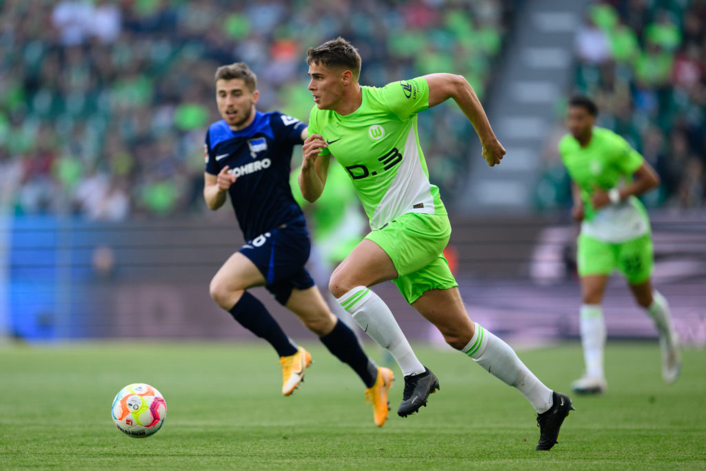 Liverpool linked with Micky van de Ven