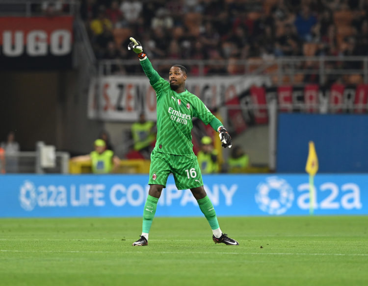 Tottenham looking at 'unbelievable' goalkeeper who would cost them much more than David Raya