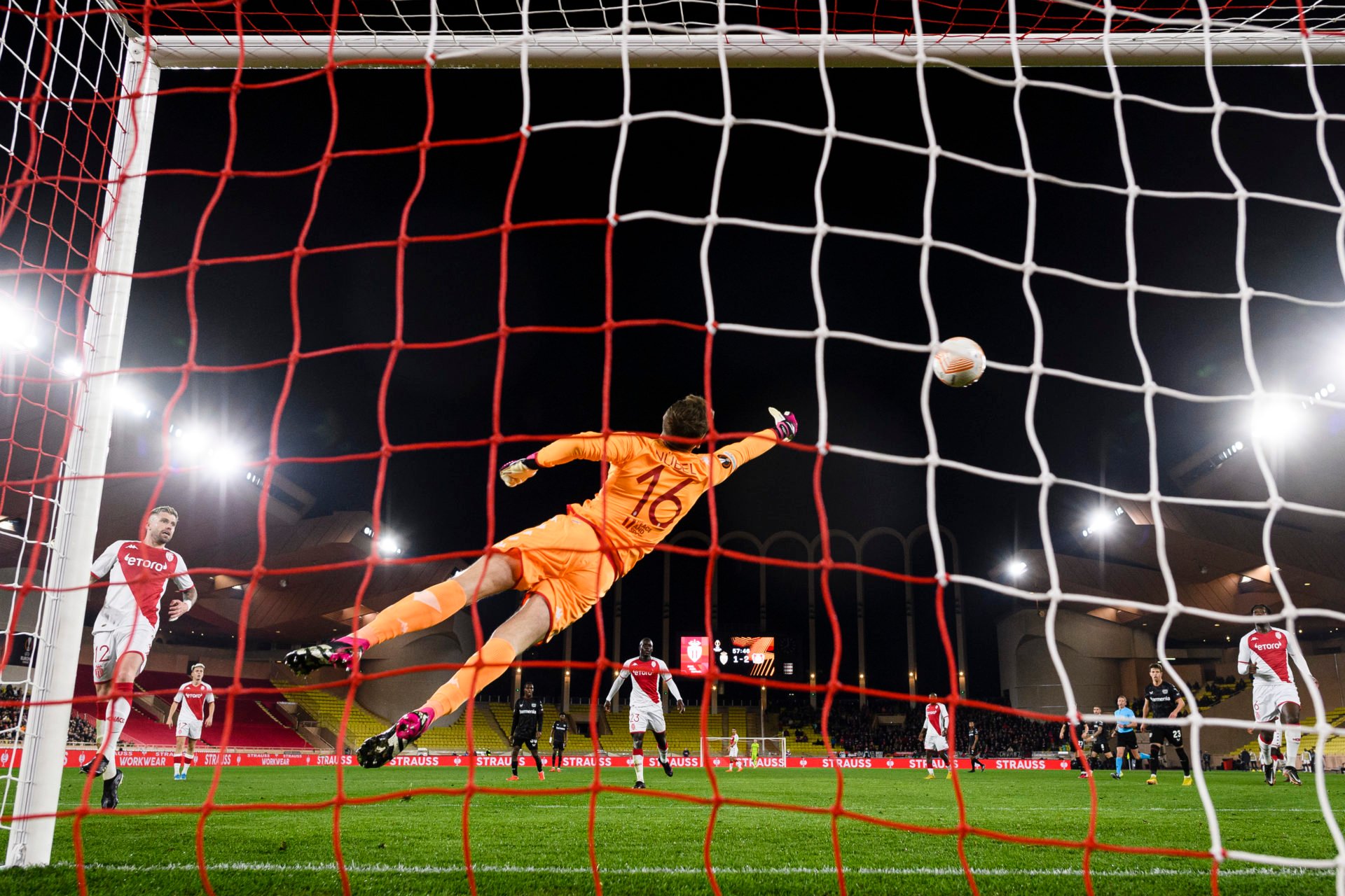 26-year-old Leeds target set to move elsewhere, deal could be done today