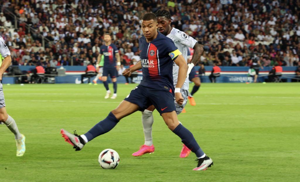 Paris Saint-Germain v Clermont Foot - Ligue 1 Uber Eats