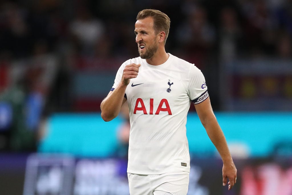 Fabrizio Romano - 🚨 𝐁𝐑𝐄𝐀𝐊𝐈𝐍𝐆: Harry Kane now finally flying to  Munich — he's new Bayern player! 🔴🛩️ After Spurs pretending 