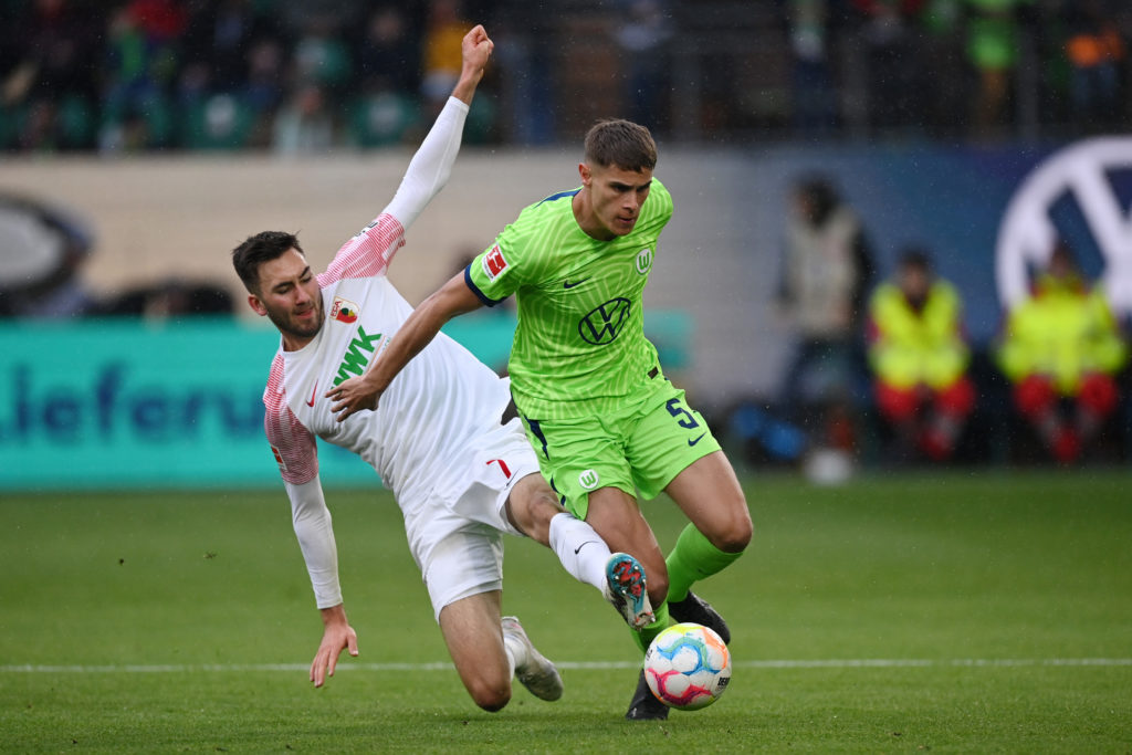 Tottenham linked with Micky van de Ven
