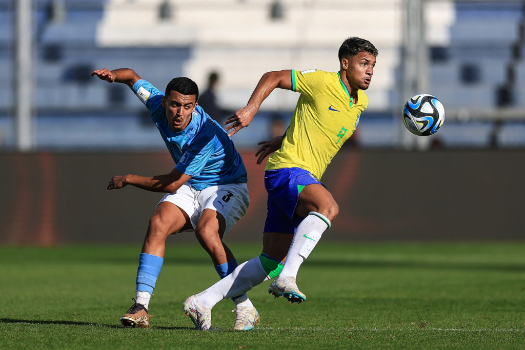 Arsenal linked with Marcos Leonardo