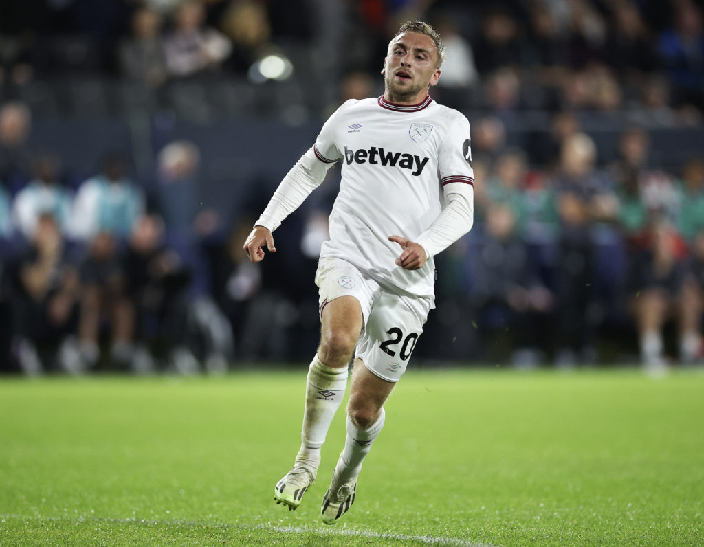 Luton Town v West Ham United - Premier League