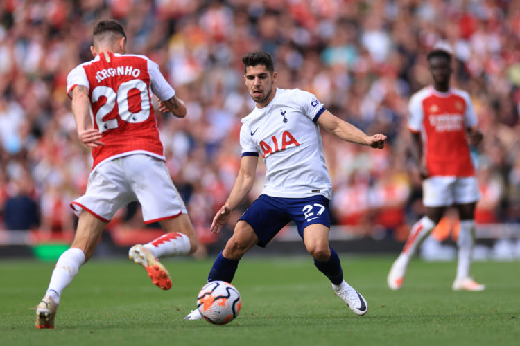 20-year-old Tottenham youngster looks absolutely massive in first-team training, towers over new signing