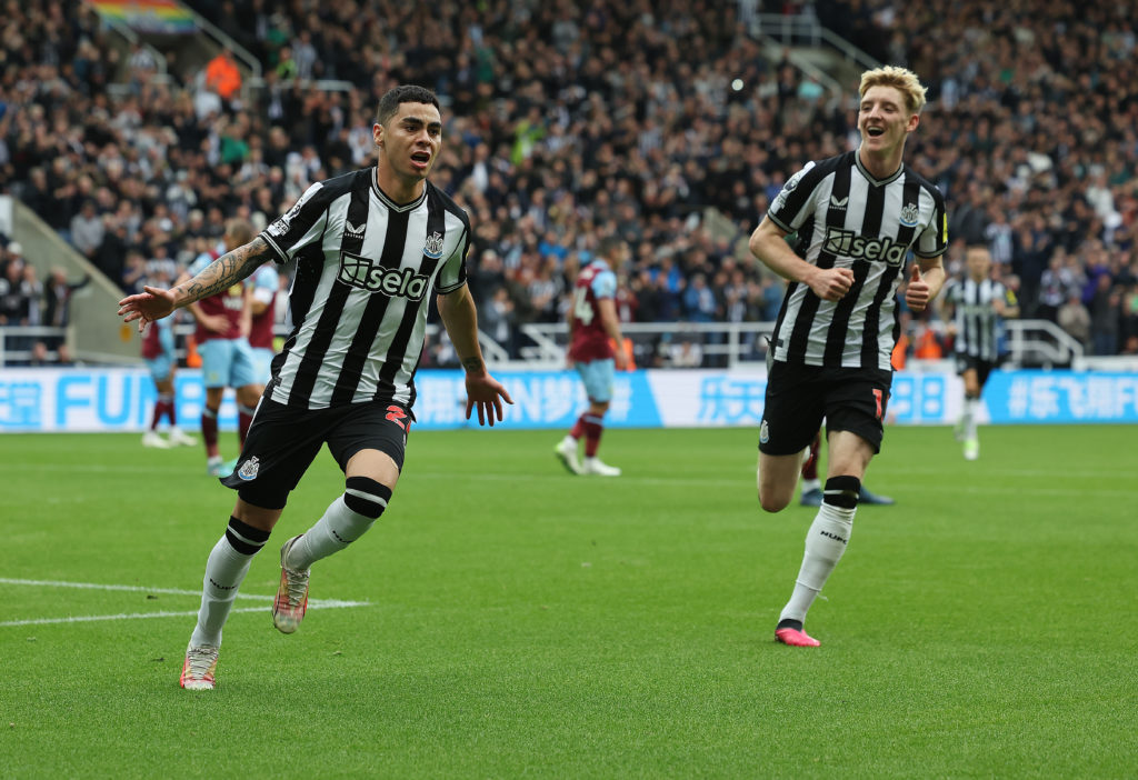 Newcastle United v Burnley FC - Premier League