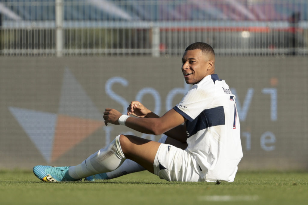 Clermont Foot 63 v Paris Saint-Germain - Ligue 1 Uber Eats