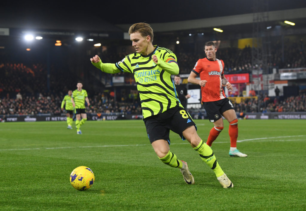 Luton Town v Arsenal FC - Premier League