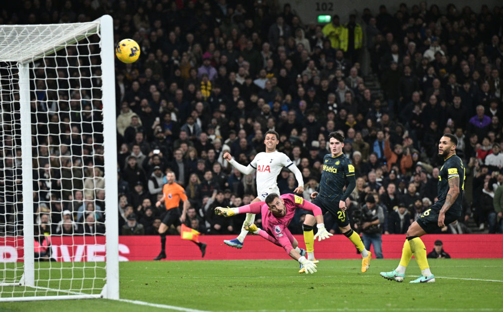 Tottenham Hotspur v Newcastle United - Premier League