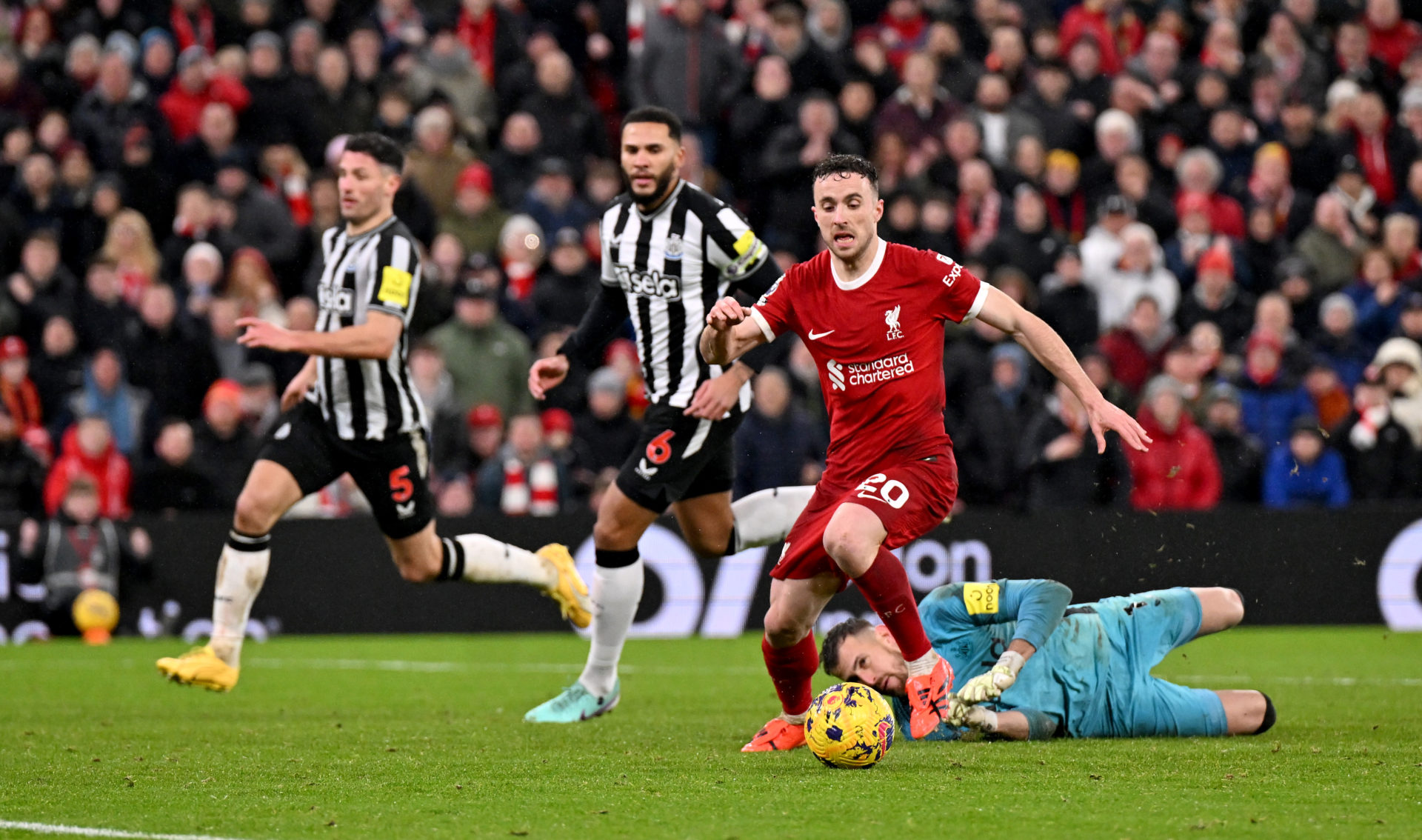 Mike Dean Shares What The VAR Said Right After The Diogo Jota Penalty ...