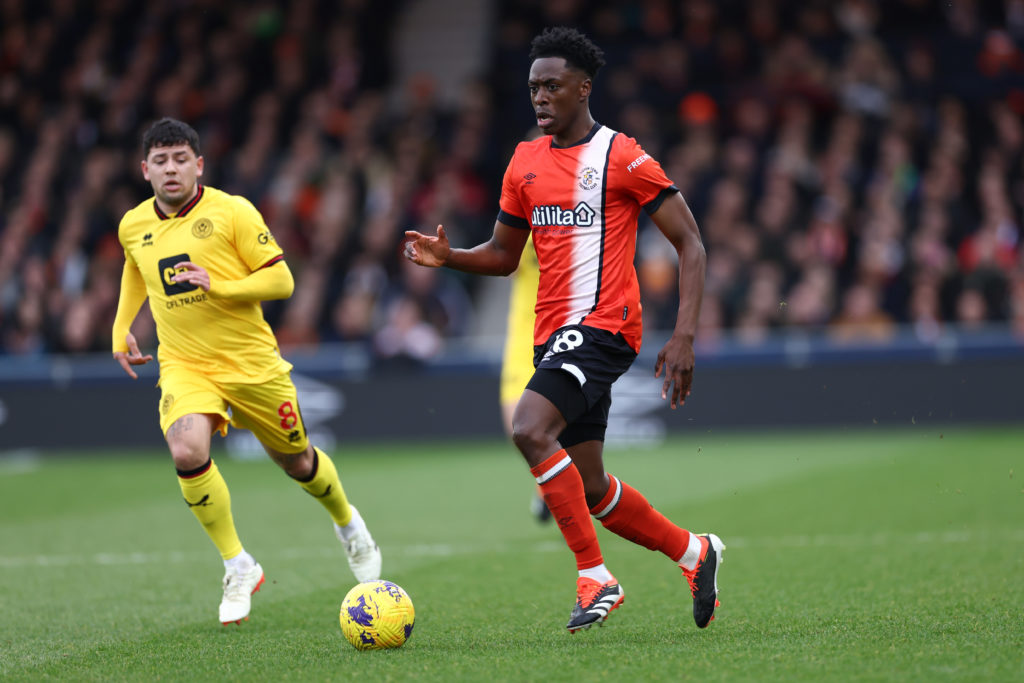 Luton Town v Sheffield United - Premier League