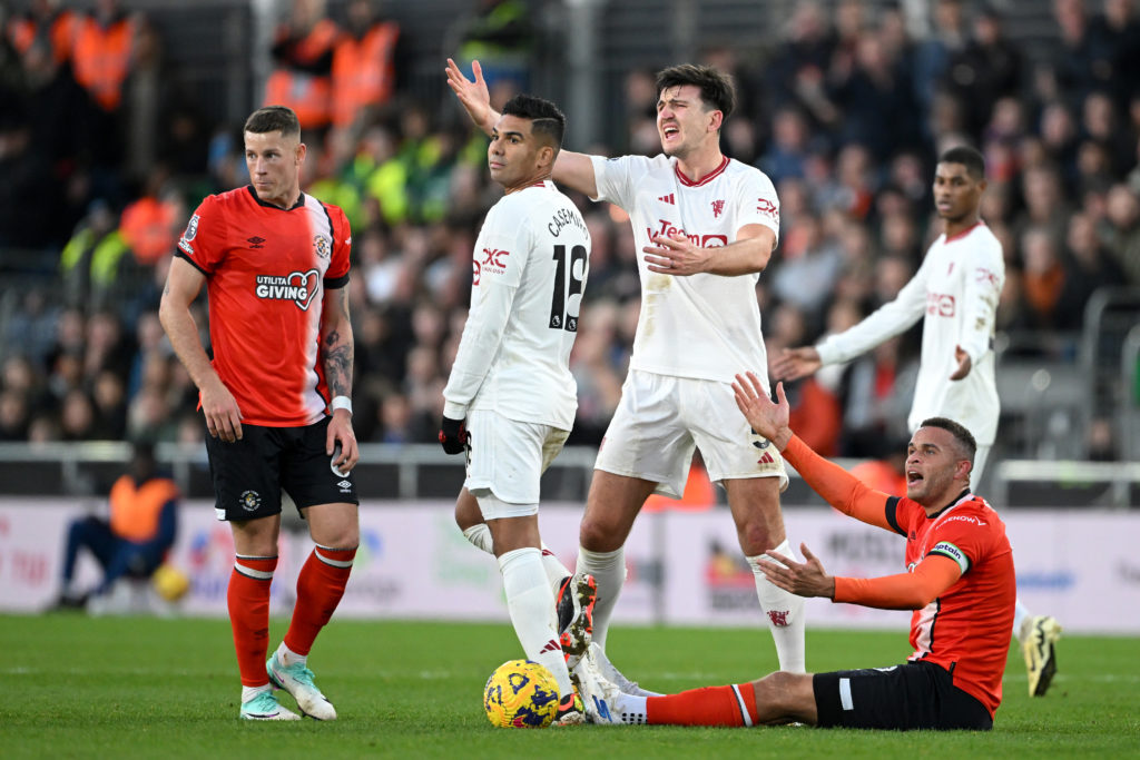 Luton Town v Manchester United - Premier League