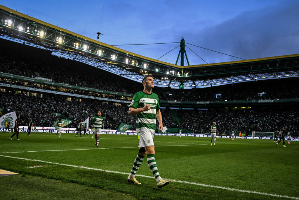 TOPSHOT-FBL-POR-LIGA-SPORTING-FARENSE