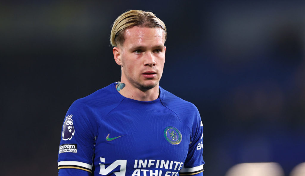 Mykhailo Mudryk playing for Chelsea.