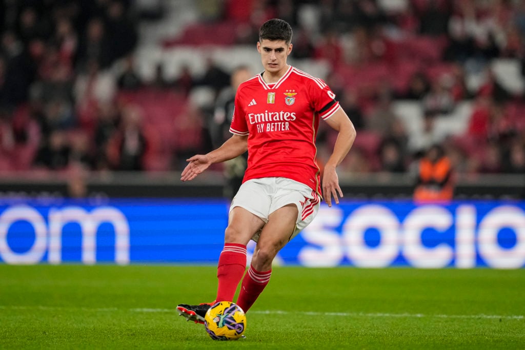 António Silva of Benfica passes the ball during the Liga Portugal Betclic match between SL Benfica and GD Estoril at Estadio do Sport Lisboa e Benf...