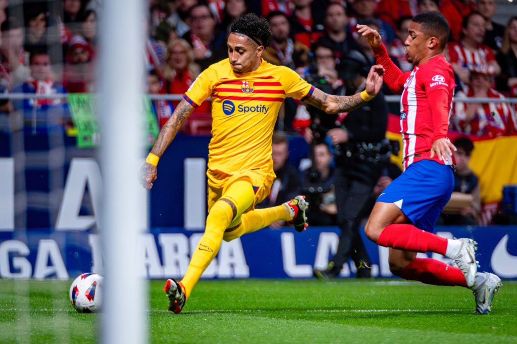 Raphael Dias Belloli (Raphinha) of FC Barcelona (L) with