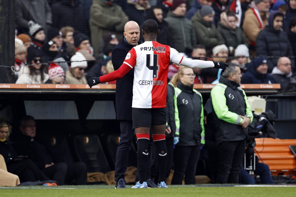 ROTTERDAM - (l-r) Feyenoord coach Arne Slot, Lutsharel Geertruida of Feyenoord during the Dutch Eredivisie match between Feyenoord and PSV at Feyen...