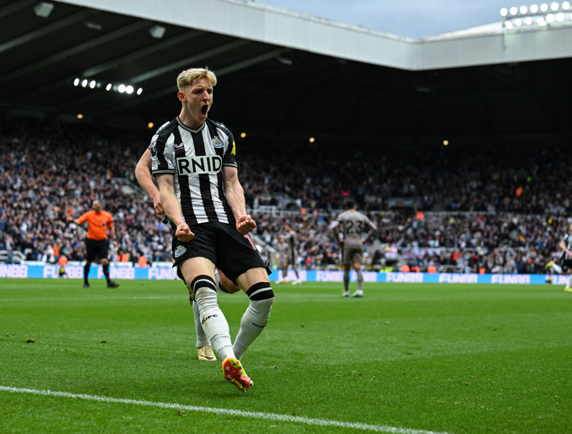 Anthony Gordon of Newcastle United (10) celebrates after scoring Newcastles second goal during the Premier League match between Newcastle United an...