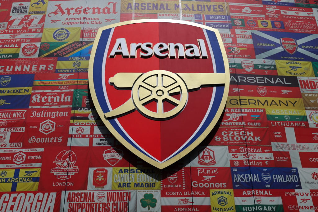 A general view of the Arsenal club badge is seen outside the stadium ahead of the Premier League match between Arsenal FC and Manchester United at ...