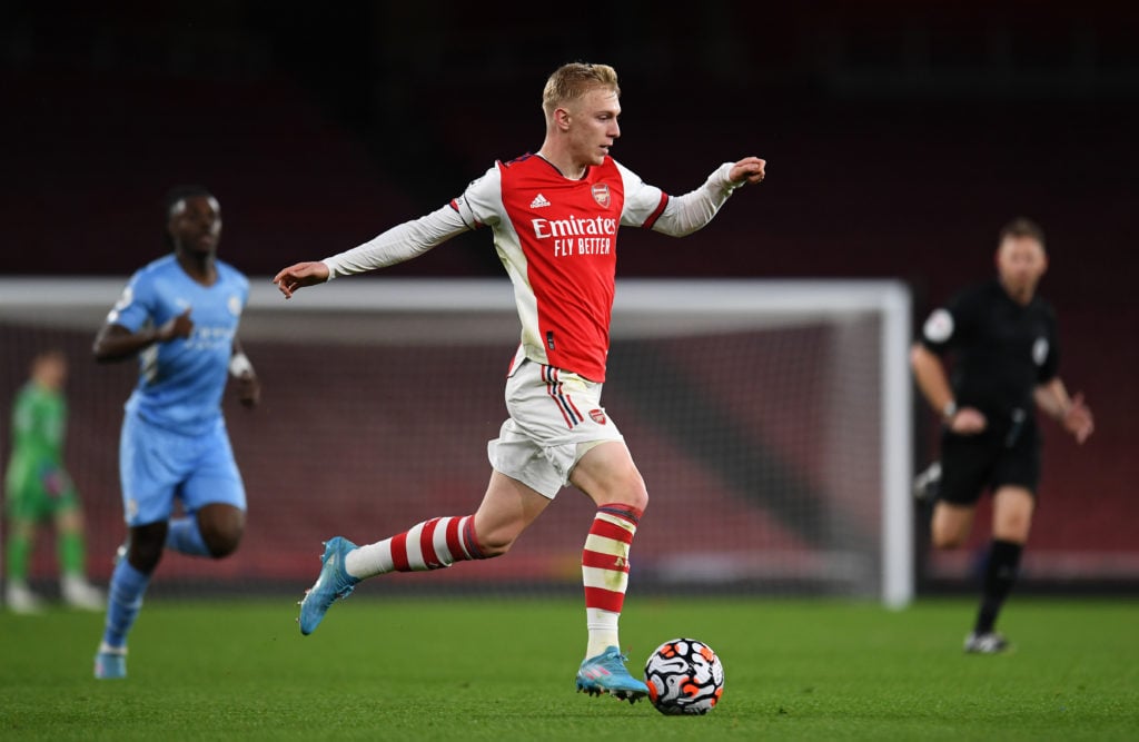 Mika Biereth of Arsenal runs with the ball during the Premier League 2 match between Arsenal U23 and Manchester City U23 at Emirates Stadium on Apr...