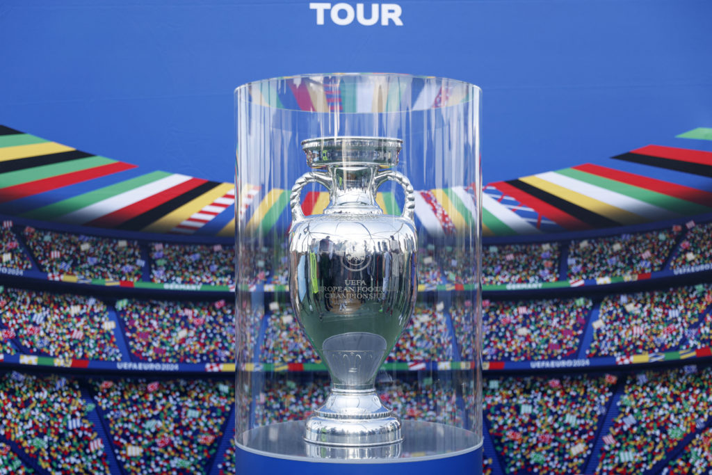FBL-EURO-2024-TROPHY