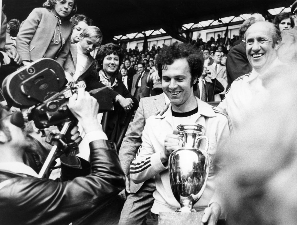 UEFA European Football Championship 1972, final-round in Belgium, final in Brussels: Fed. Rep. of Germany vs. USSR 3:0- European Champion Fed. Rep. of Germany, German team captain Franz Beckenbauer with cup, June 18, 1972