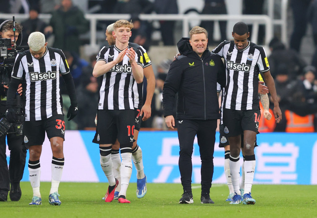 Newcastle United manager Eddie Howe celebrates with Alexander Isak at the Premier League match between Newcastle United and Manchester United.