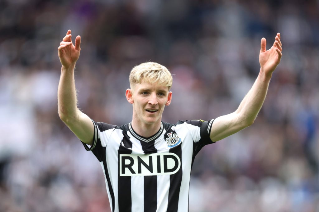 Anthony Gordon of Newcastle United celebrates scoring his team's second goal during the Premier League match between Newcastle United and Tottenham...