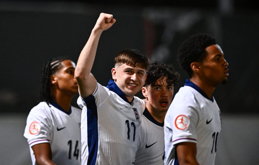 Report: How Mikey Moore feels about staying at Tottenham with Borussia Dortmund interested