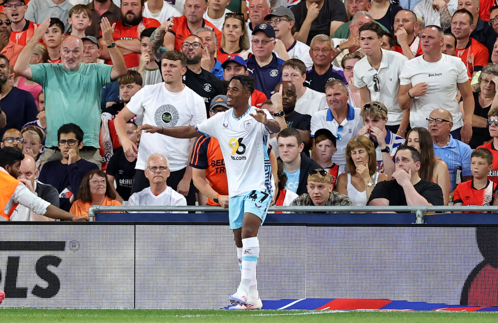 Luton Town FC v Burnley FC - Sky Bet Championship