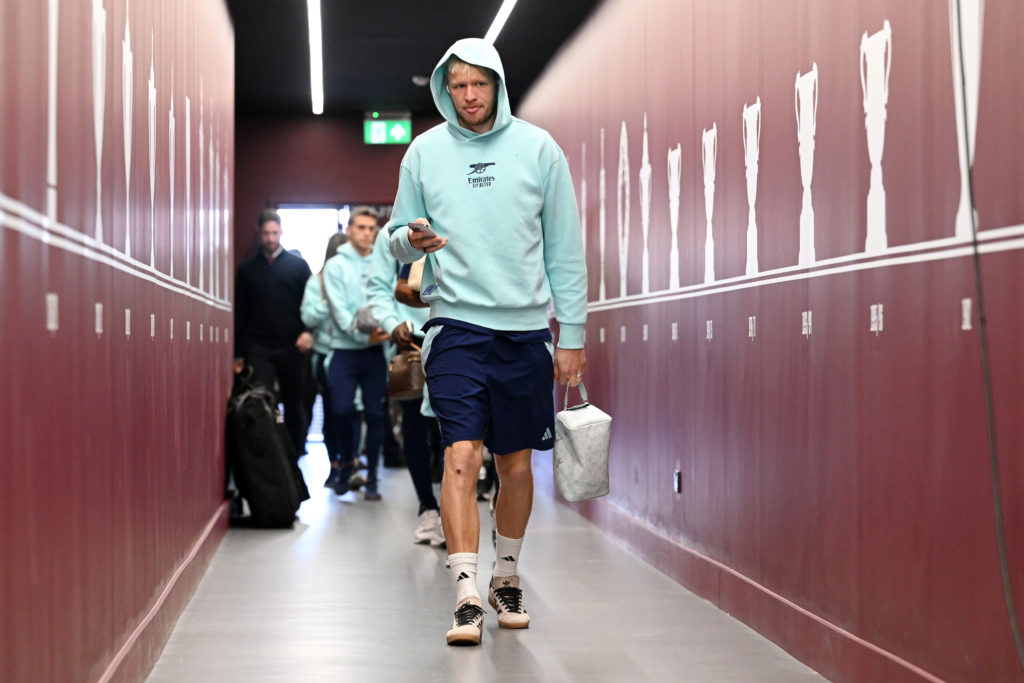 Aston Villa FC v Arsenal FC - Premier League