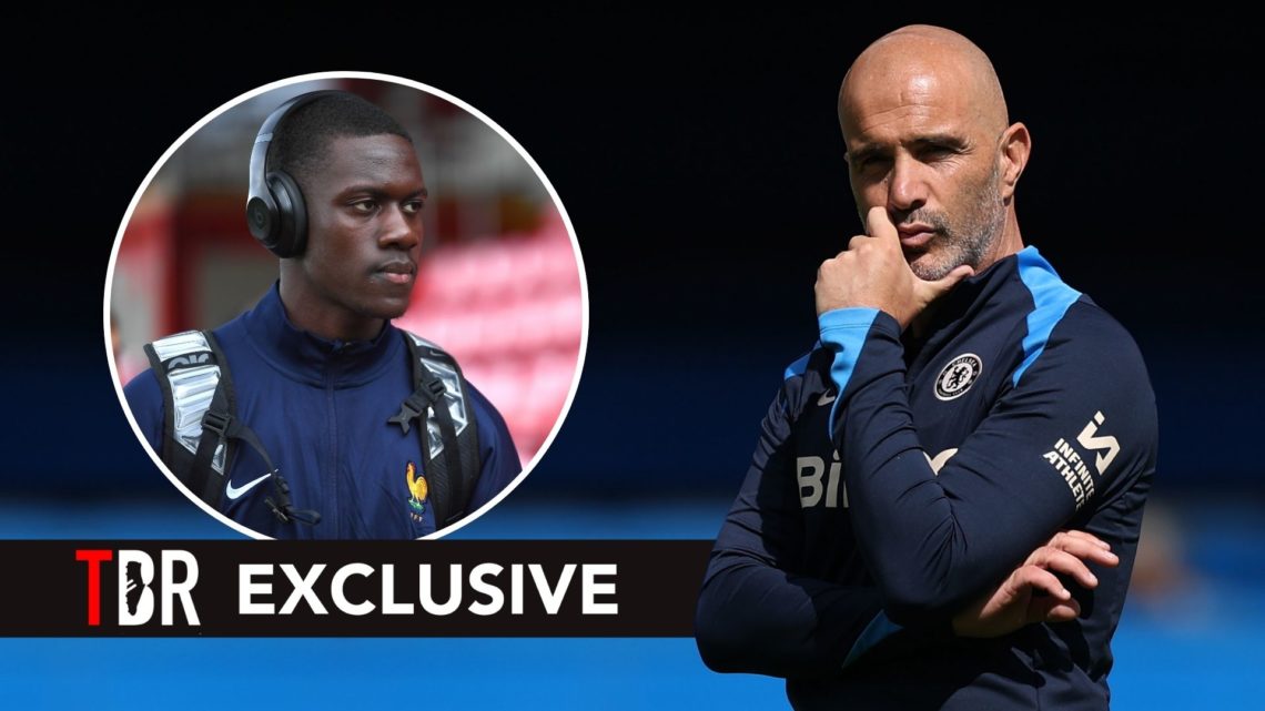 Head Coach Enzo Maresca of Chelsea in action during the pre-season friendly match between Chelsea and FC Internazionale. Inset, Mamadou Sarr.