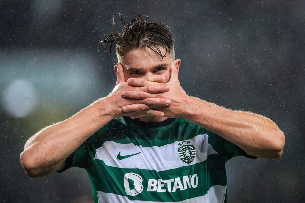 TOPSHOT - Sporting Lisbon's Swedish forward #09 Viktor Gyokeres celebrates after scoring his team's third goal during the Portuguese league footbal...