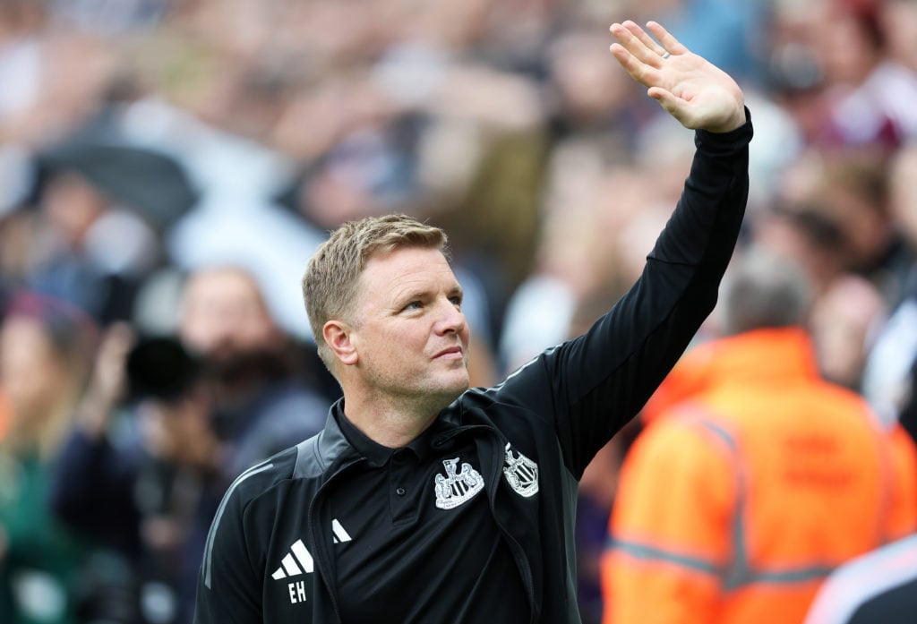 Eddie Howe, Manager of Newcastle United, waves to the crowd prior to the Premier League match between Newcastle United FC and Tottenham Hotspur FC ...