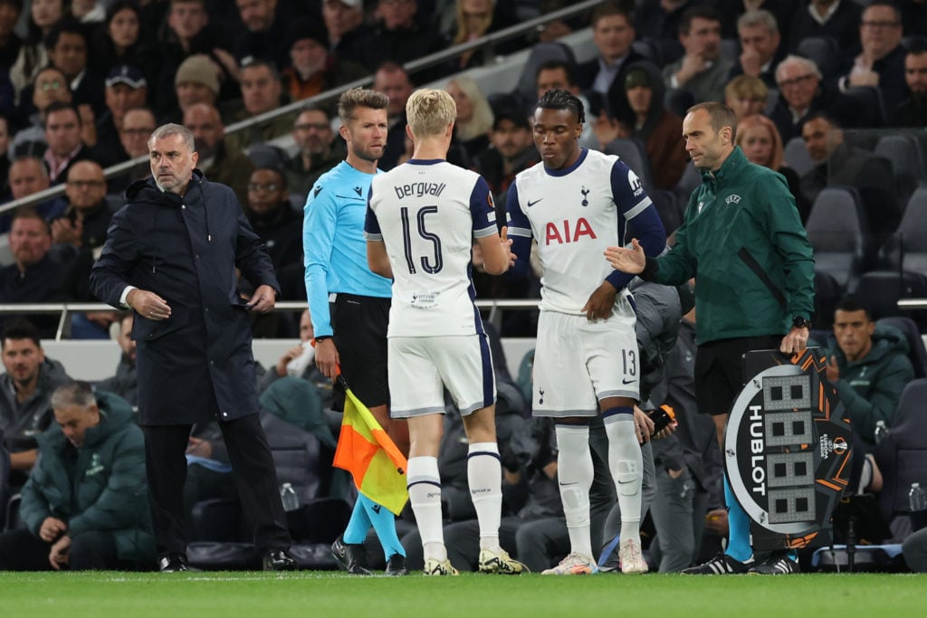 BBC journalist shares what he spotted from Lucas Bergvall after he came off and sat on Spurs bench tonight