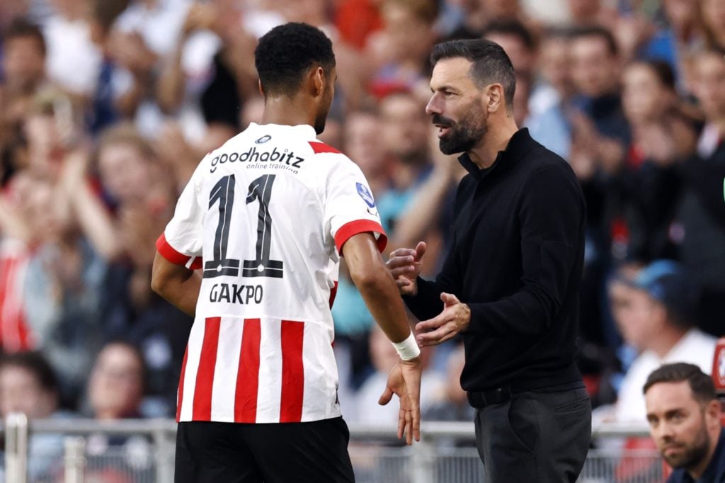 EINDHOVEN - (lr) Cody Gakpo of PSV Eindhoven, PSV Eindhoven coach Ruud van Nistelrooij during the Dutch Eredivisie match between PSV Eindhoven and ...