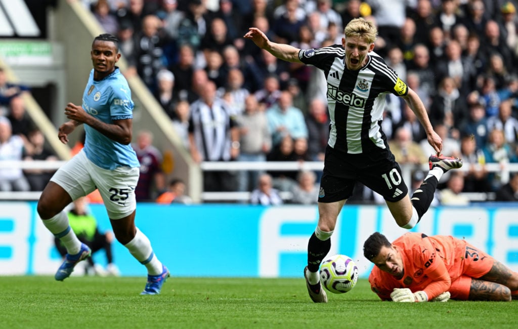 Anthony Gordon of Newcastle United (10) wins a penalty during the Premier League match between Newcastle United FC and Manchester City FC at St Jam...