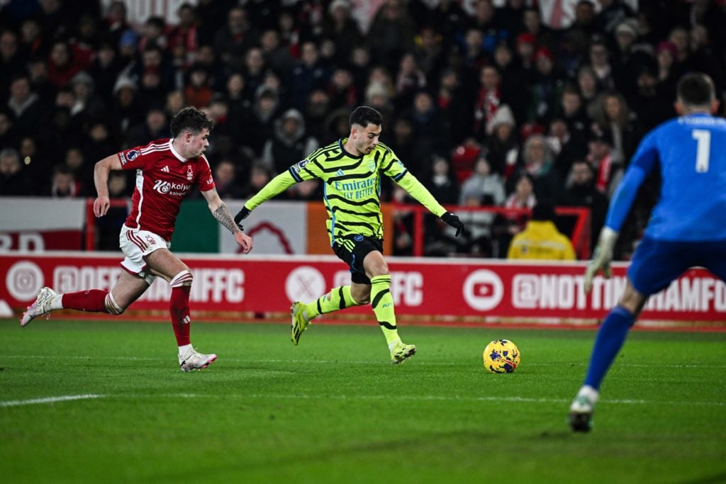 Nottingham Forest's Welsh defender #07 Neco Williams (L) fights for the ball with Arsenal's Brazilian midfielder #11 Gabriel Martinelli during the ...