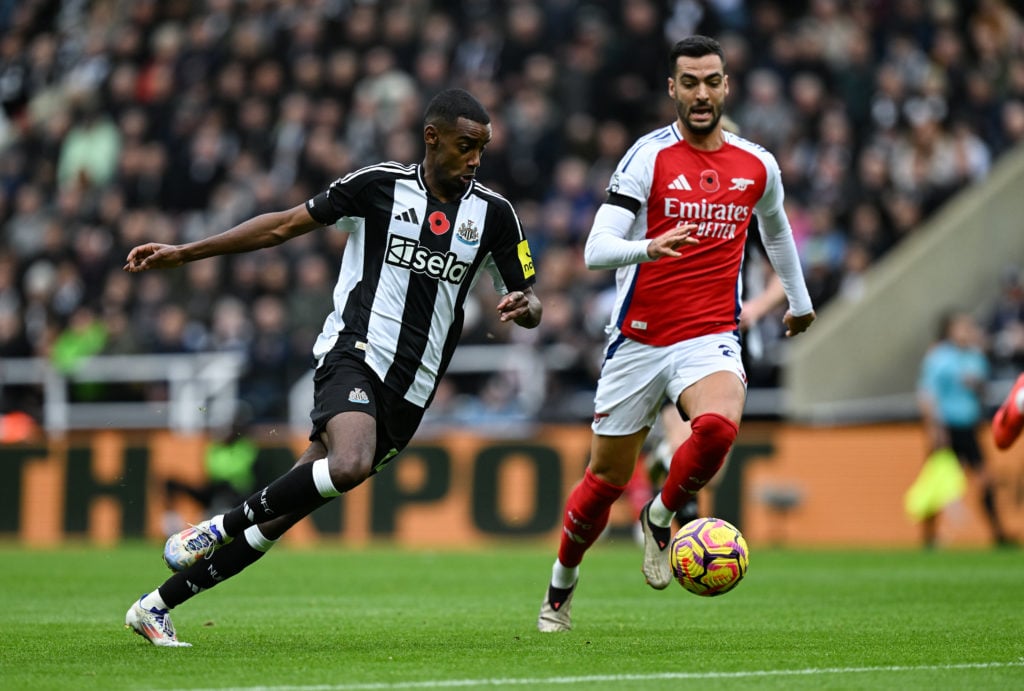 Alexander Isak of Newcastle United (14) runs with the ball during the Premier League match between Newcastle United FC and Arsenal FC at St James' ...