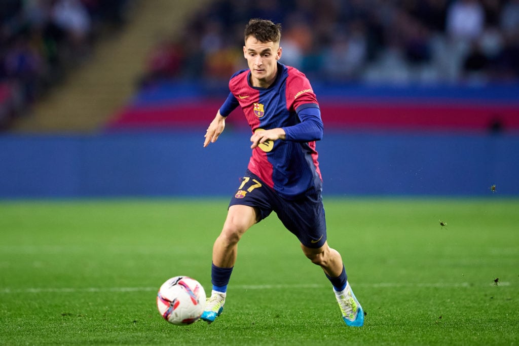 Marc Casado of FC Barcelona runs with the ball during the LaLiga match between FC Barcelona and RCD Esapnyol at Estadi Olimpic Lluis Companys on No...