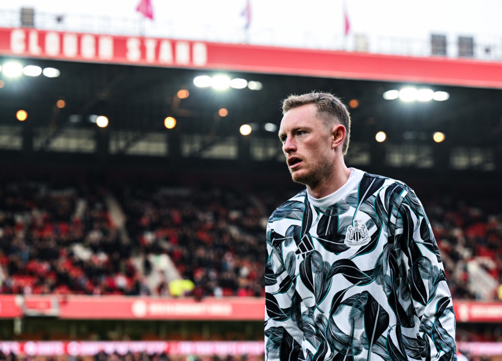 Sean Longstaff of Newcastle United FC warms up during the Premier League match between Nottingham Forest FC and Newcastle United FC at City Ground on November 10, 2024