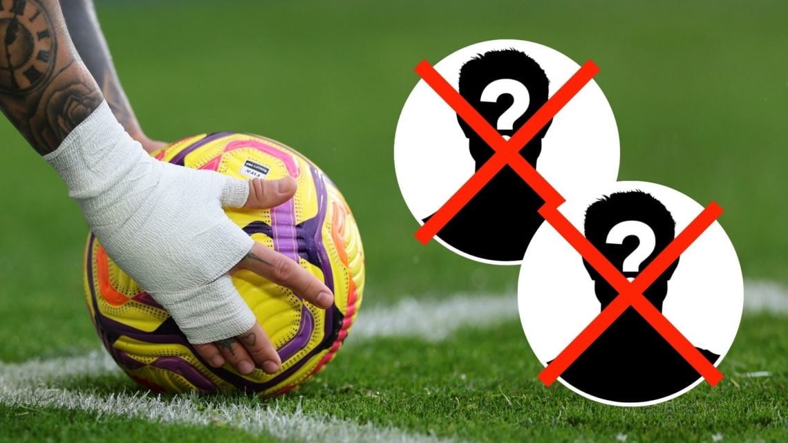 LEICESTER, ENGLAND - NOVEMBER 23: Detailed view of the bandage on the hand of Enzo Fernandez of Chelsea as he places the ball on the pitch during t...