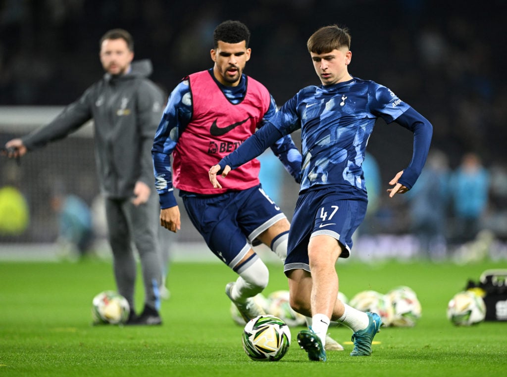 Mikey Moore of Tottenham Hotspur warms up prior to the Carabao Cup Fourth Round match between Tottenham Hotspur and Manchester City  at Tottenham H...