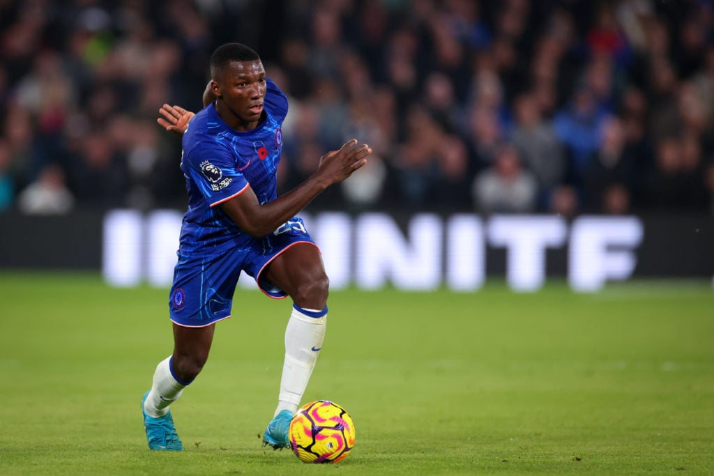 Moises Caicedo of Chelsea  during the Premier League match between Chelsea FC and Arsenal FC at Stamford Bridge on November 10, 2024 in London, Eng...