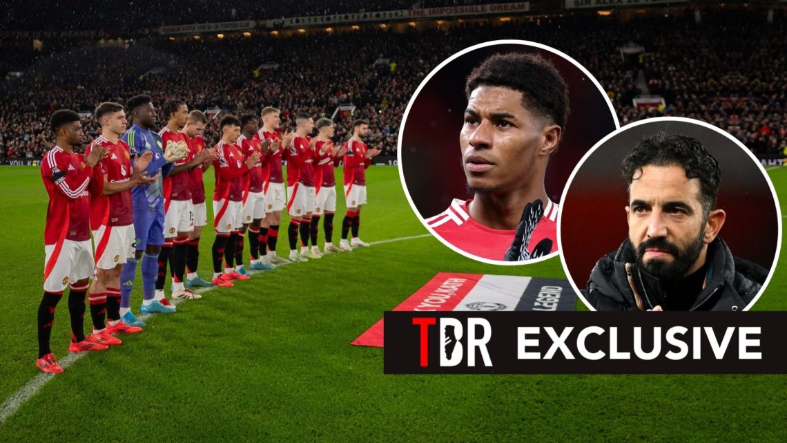 Players and staff of Manchester United take part in a minutes silence in memory of Former Manchester United Club Receptionist Kath Phipps, who pass...