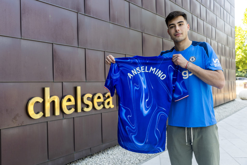 Chelsea Unveil New Signing Aaron Anselmino